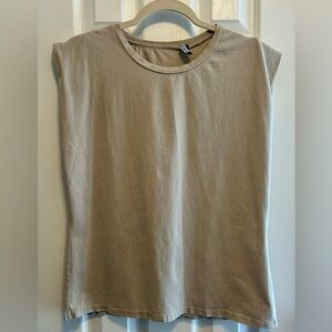 Nasty Gal Tan Muscle Tee Size L